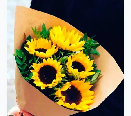 Букет из подсолнухов